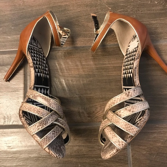 Jessica Simpson Strappy Snake Skin Open Toe - Picture 2 of 6